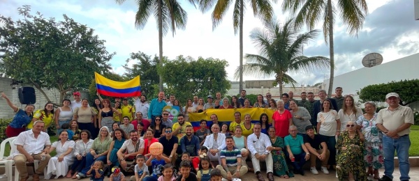Colombianos en El Salvador celebraron los 213 años de la independencia de la República de Colombia