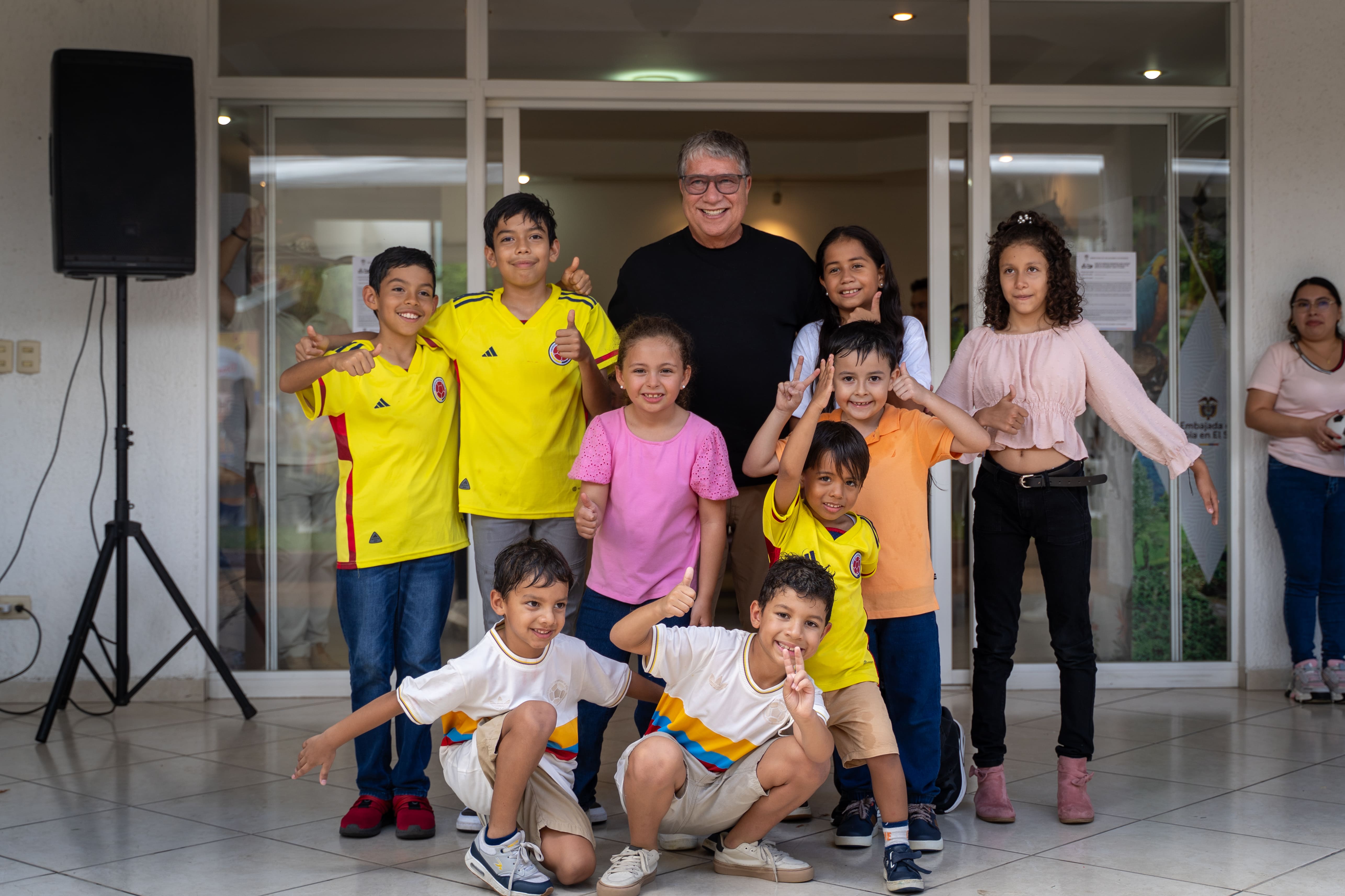 Así celebraron los colombianos en El Salvador la Independencia de Colombia