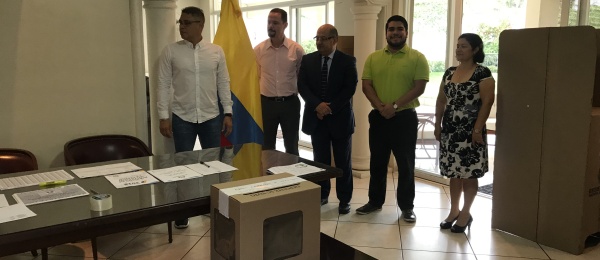 Consulado de Colombia en San Salvador dio apertura oficial a las elecciones en el exterior para Presidente y Vicepresidente de la República